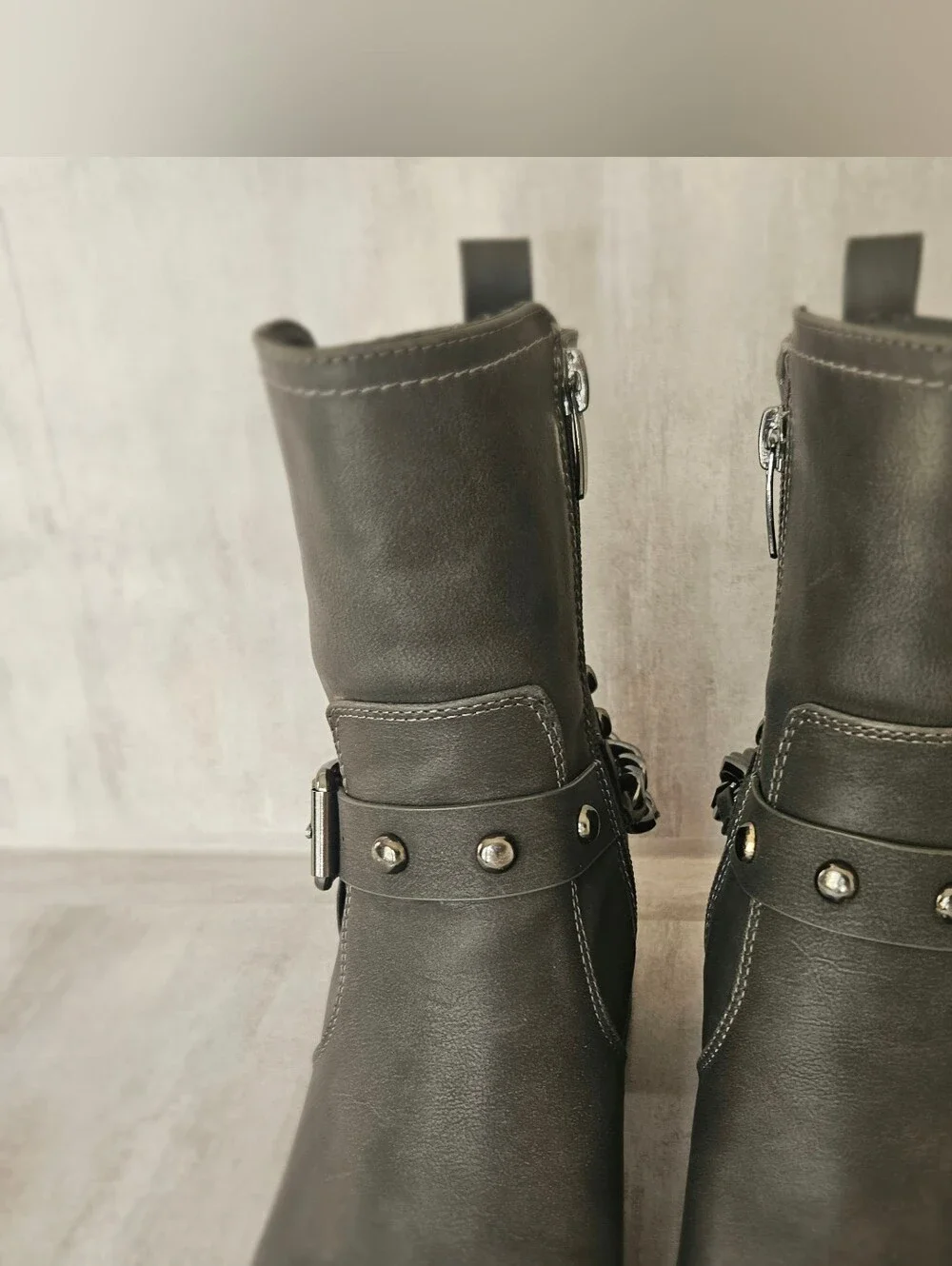 ​Nine West Grey Ankle Boots Chain & Stud Strap Chunky Heel Lug Sole Sz 8.5 M